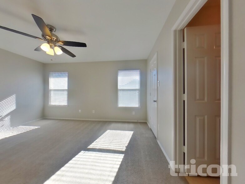 Building Photo - 9200 Tierra Verde Dr