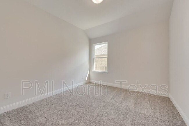 Building Photo - 505 Portina Dr