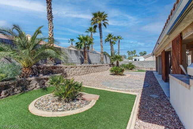 Building Photo - 5729 Janell Dr