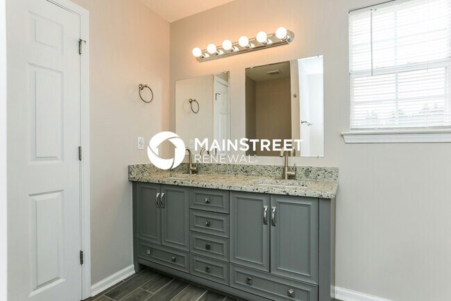 Building Photo - 3 Bedroom Pet-Friendly Home in ELLENWOOD, GA with Main Street Renewal