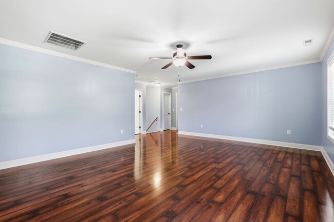 Building Photo - 80 Valor Cir