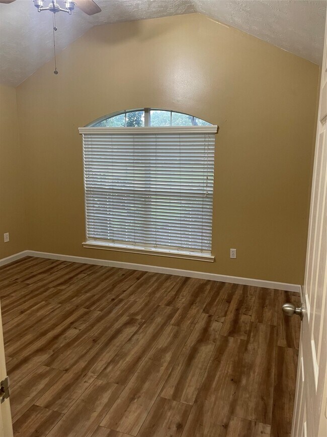 Building Photo - 19530 Village Of Bridgestone Ln