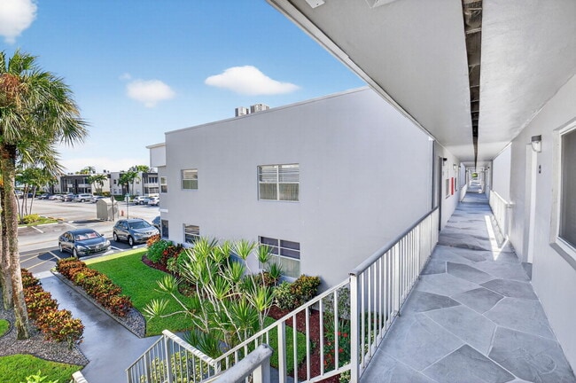 Building Photo - 184 Burgandy Way