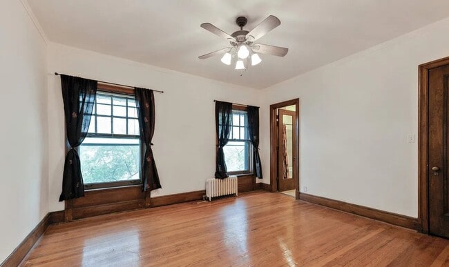 Building Photo - 1615 E Hyde Park Blvd