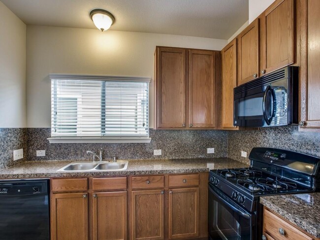 Building Photo - 4067 Mossy Pl Ln