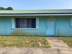 Building Photo - New Listing!