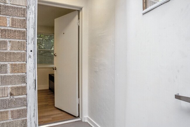 Building Photo - 1364 Lafayette St