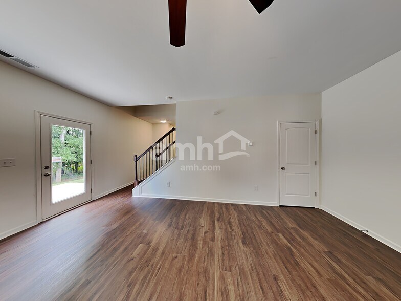 Building Photo - 731 Hot Springs Trail