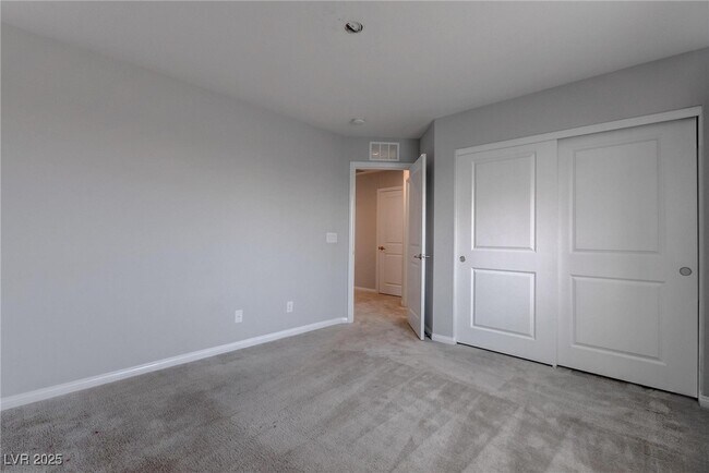 Building Photo - 114 Manzanita Falls Ave
