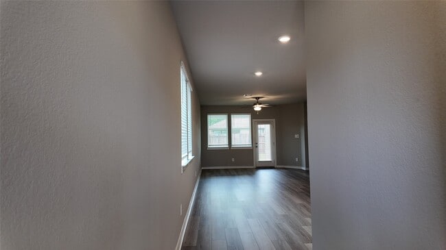 Building Photo - 16817 Harvest Grv Ln