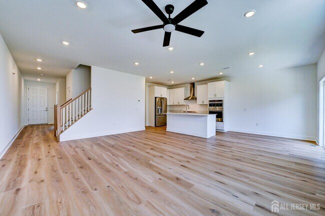 Building Photo - 13 Griffin Ln
