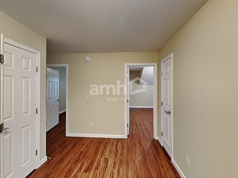 Building Photo - 1231 Candora St