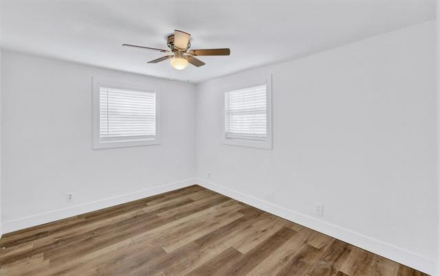 Building Photo - 530 SE 2nd St