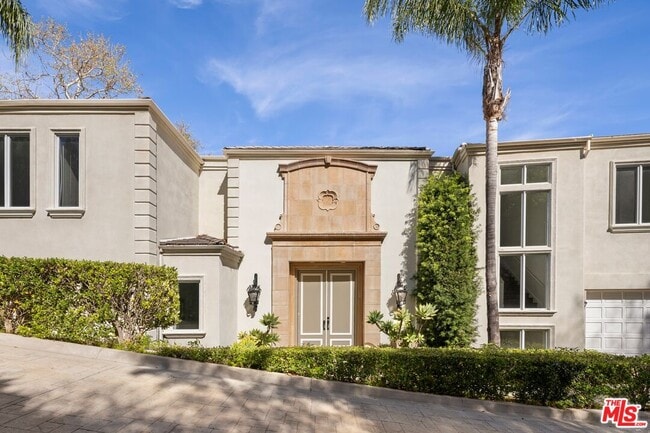 Building Photo - 14435 Mulholland Dr