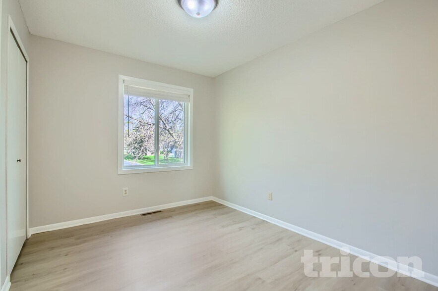 Building Photo - 8301 Thomas Ave N