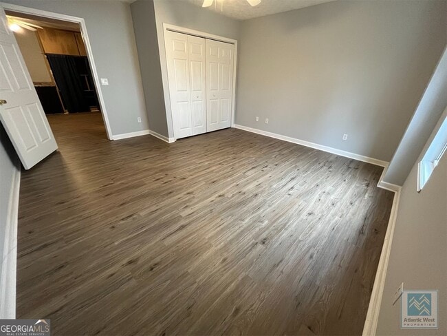 Building Photo - 865 Riverside Walk Crossing NE