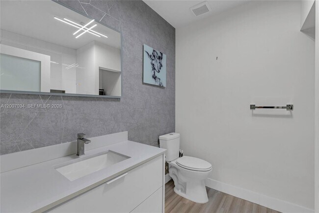 Building Photo - 13540 SW 98th Ct