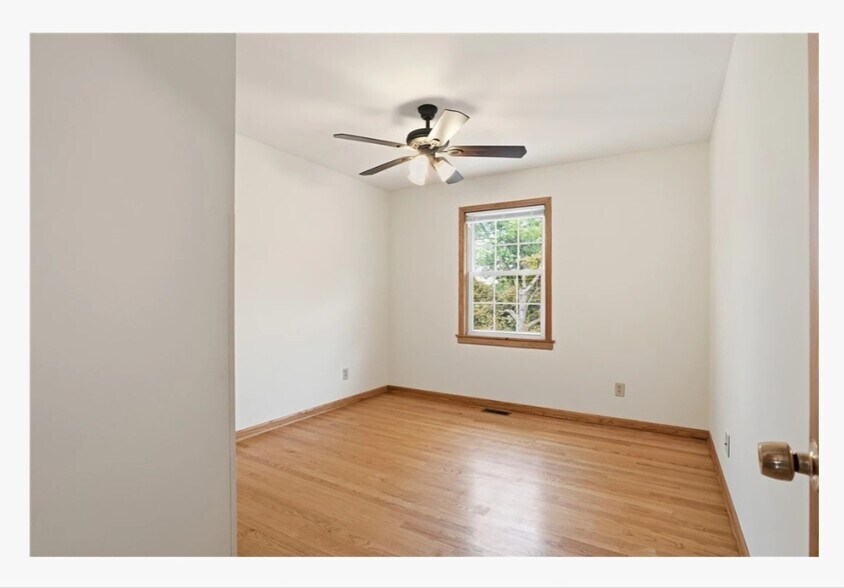 Building Photo - 906 Buchanan Ave