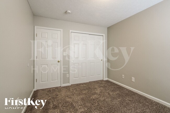 Building Photo - 2283 Layton Park Dr