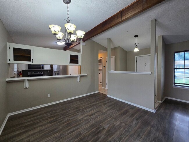 Building Photo - 1710 Joy Dr