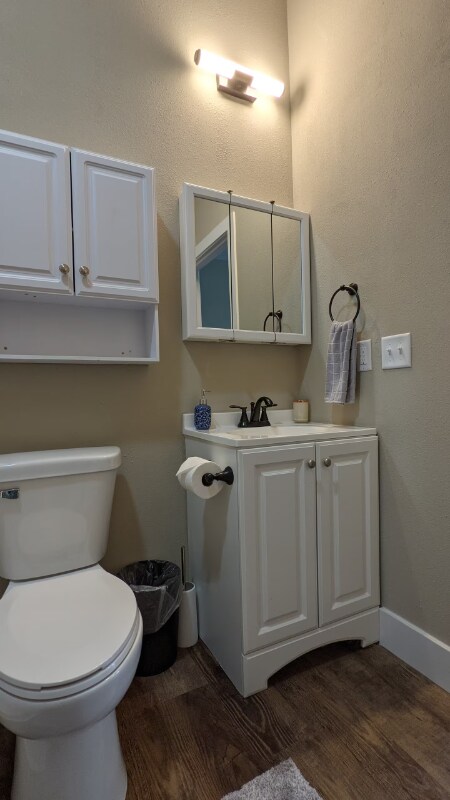 Building Photo - 902-904 W Locust St