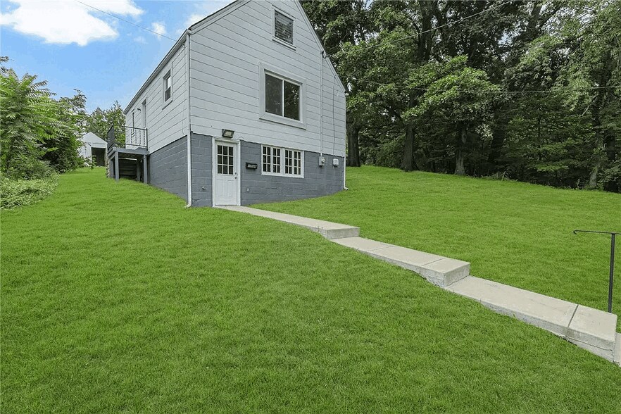 Building Photo - 1736 Pierce St