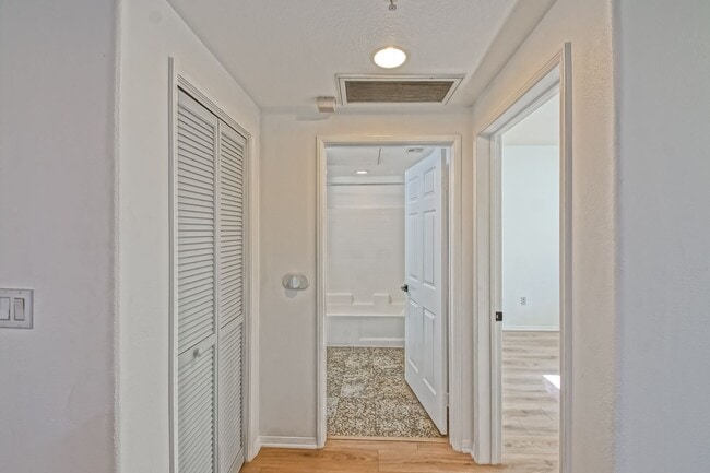 Building Photo - Bright & Airy, Recently Updated 3rd Floor Apartment in the Catalina Building Across from Central ...