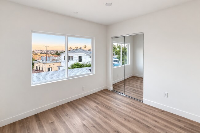 Building Photo - 2155 Balboa Ave