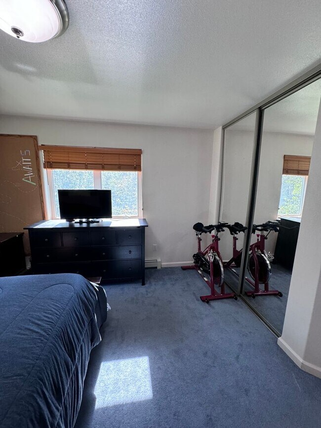 Building Photo - Beautiful 3 Bedroom, 2 bath, 2 Car Garage home off Chena Hills/Chena Ridge