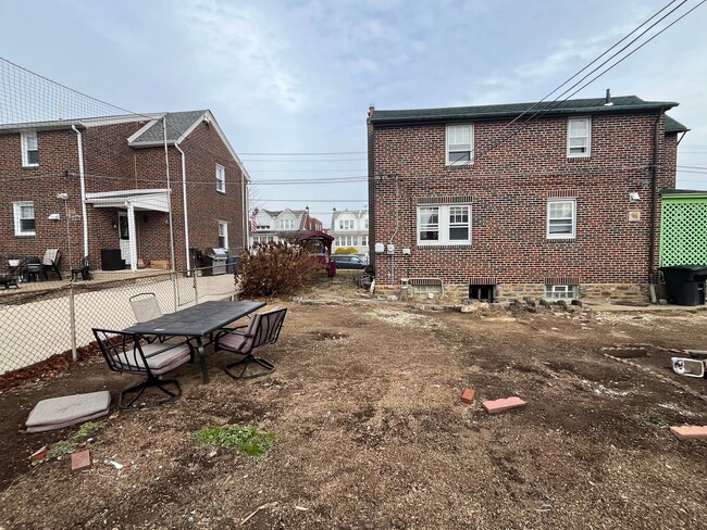 Building Photo - 1814 Napfle Ave