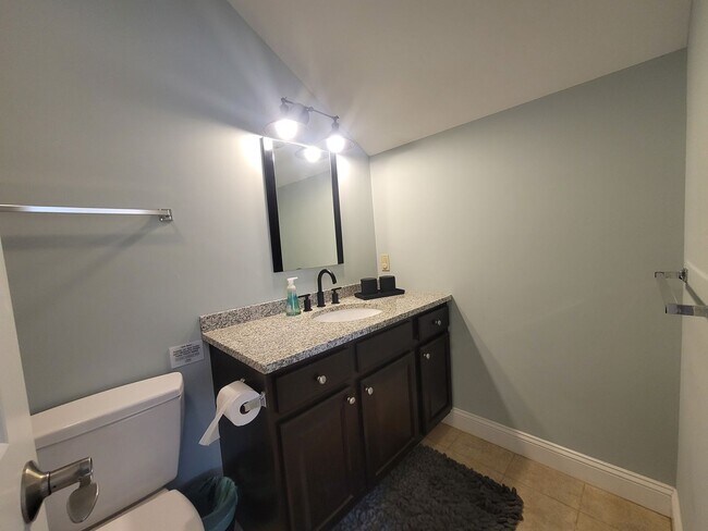 Building Photo - 6 month SUMMER SEASONAL on the River - $500 DISCOUNT!! - $2400/mo 2 bed 2 bath available now!