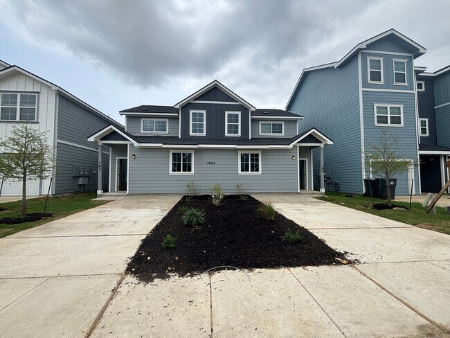 Primary Photo - Brand New 3 Bd 3 Full Bath Townhouse Near ...