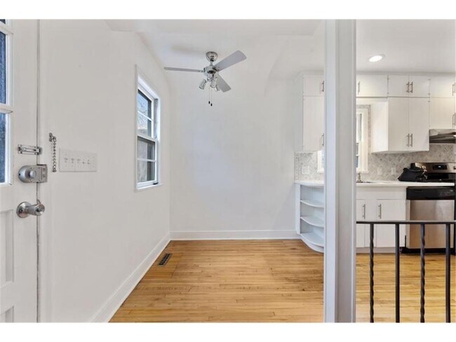 Building Photo - 5449 42nd Ave S