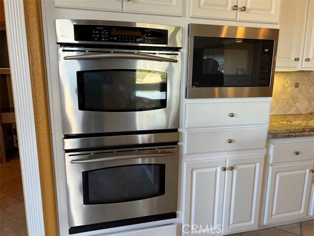 Building Photo - 1583 Twin Oaks Cir