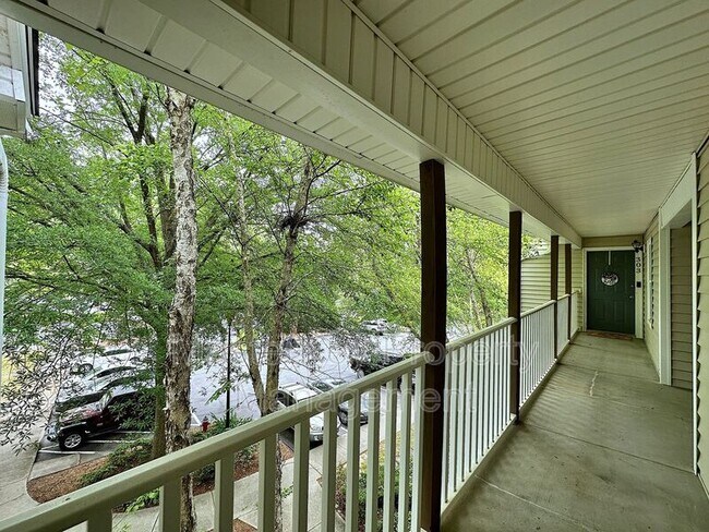 Building Photo - 1312 Hillbrow Ln