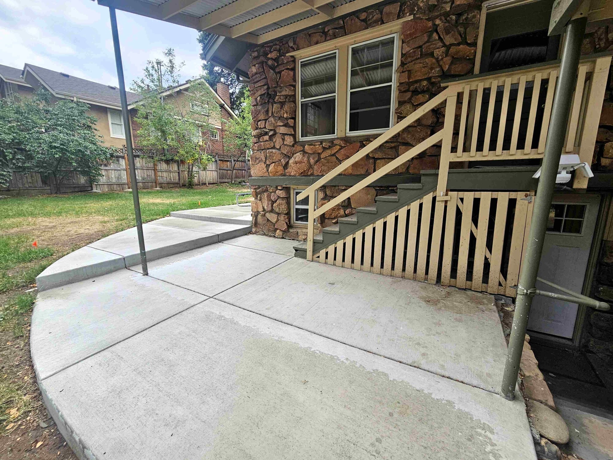 Building Photo - 1032 Lincoln Pl