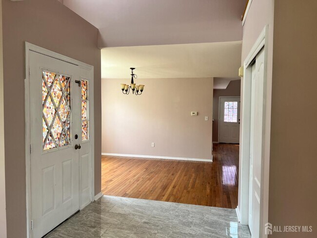 Building Photo - 30 Palmetto Way