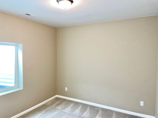 Building Photo - Built in 2021- Stunning 5 Bedroom 4 bath H...