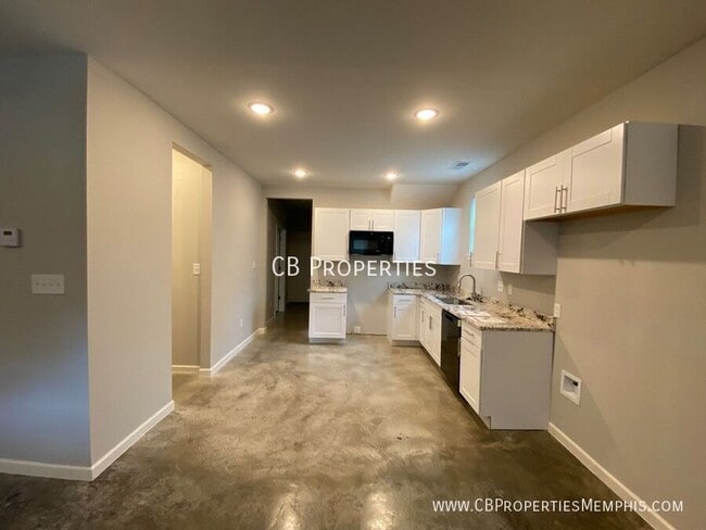 Building Photo - 729 N Dunlap St