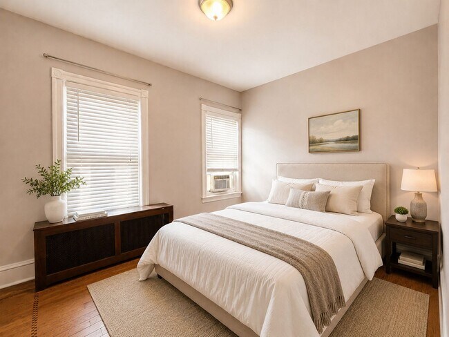 Building Photo - Charming Manayunk Rowhome with Private Yard & Front Porch Near Main Street