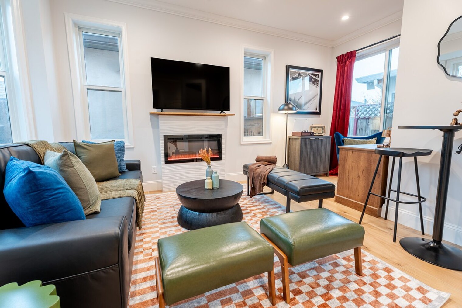 Building Photo - 661 Hampshire Ave