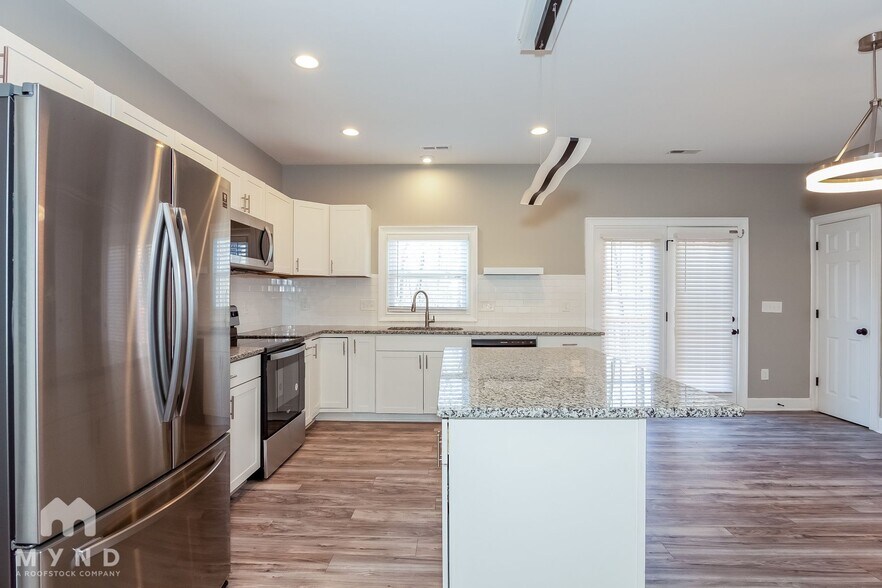 Building Photo - 6806 Fieldvale Pl