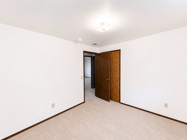 Building Photo - 1704 Antoine Ave