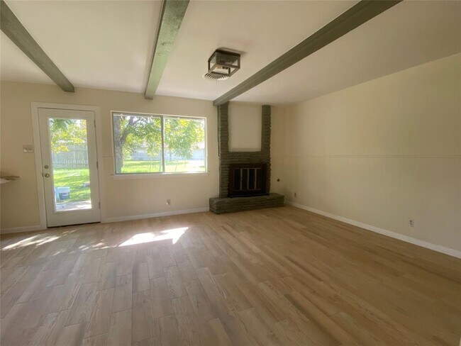 Building Photo - 6817 Miranda Dr