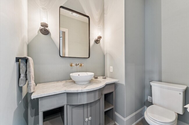 Building Photo - 7 Marilane St