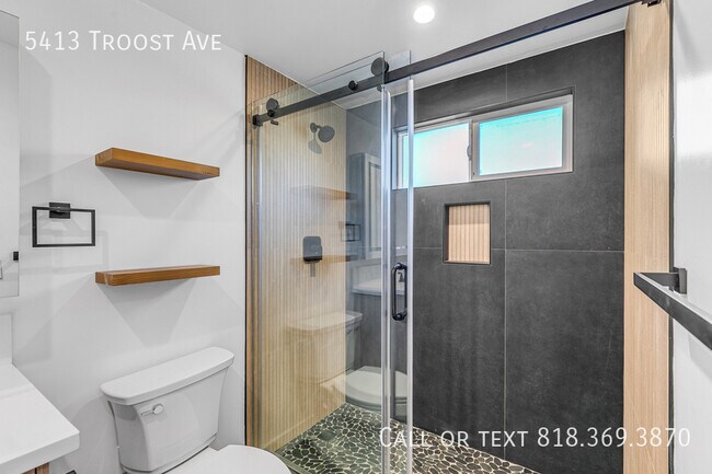 Building Photo - 5413 Troost Ave