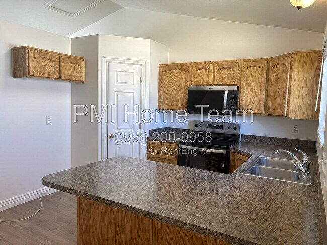 Building Photo - 2986 W 2300 S