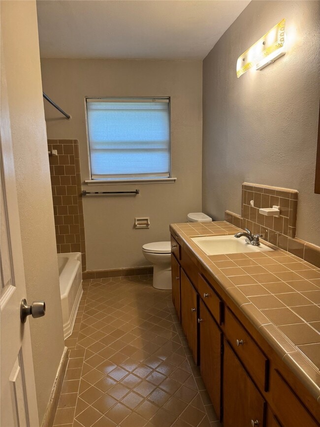 Building Photo - 6421 Neff St