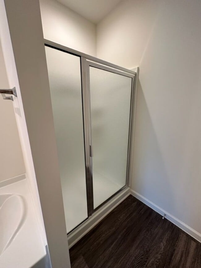 Building Photo - Townhouse / Whitsett