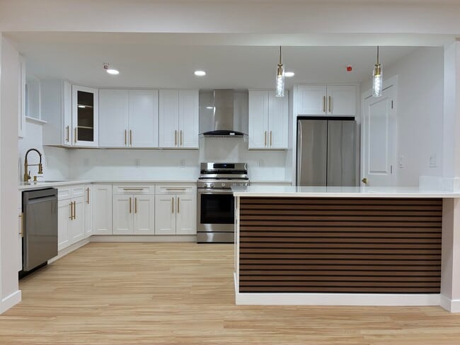 Primary Photo - 716 11TH St